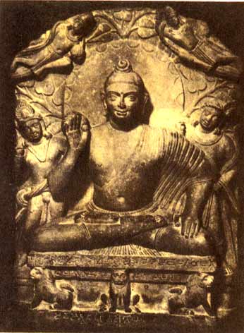 Будда из Хатры. III-IV вв.  Археологический музей в Маттхуре.
